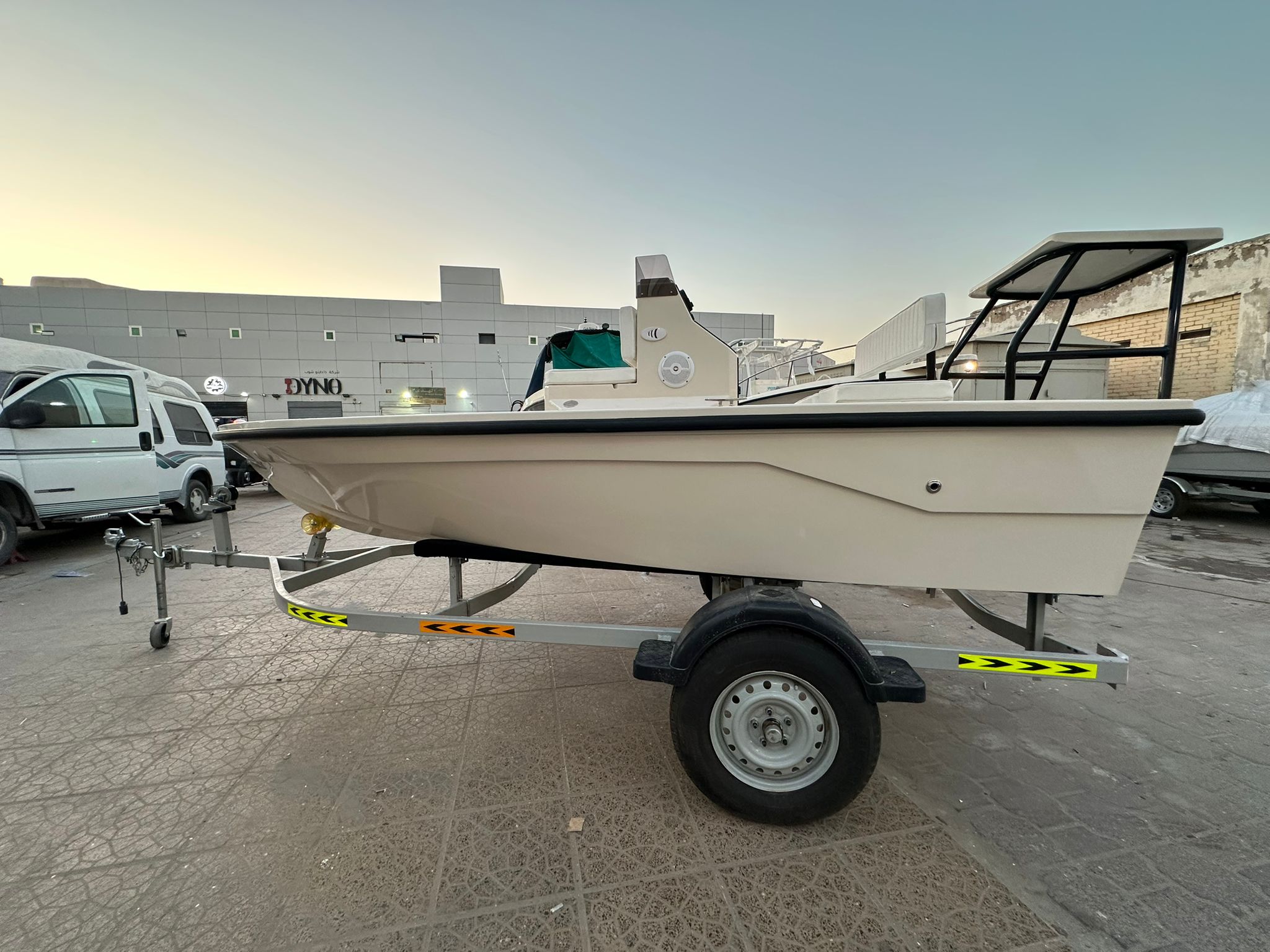 قارب سيستار بطول 16 قدمًا