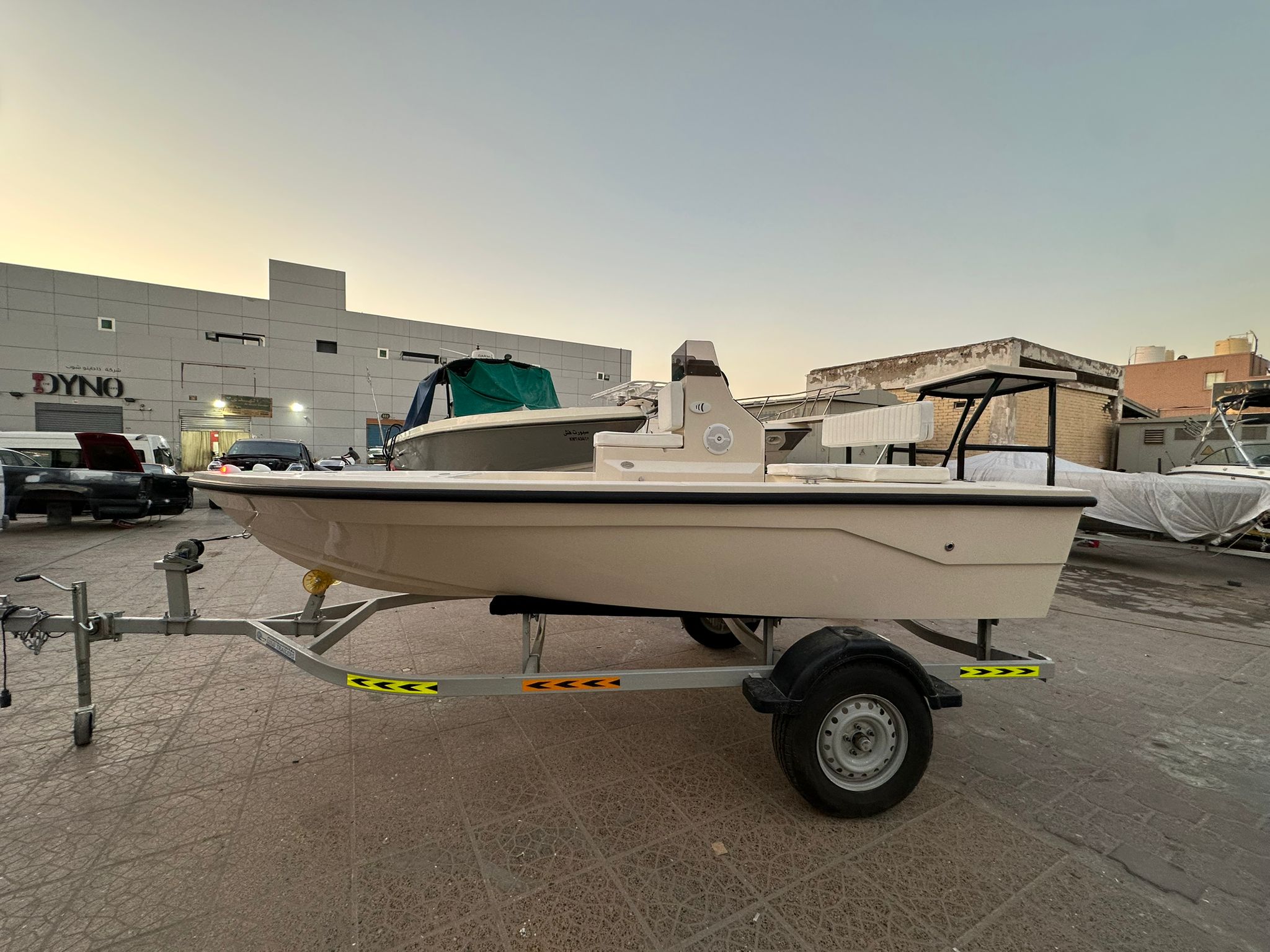 قارب سيستار بطول 16 قدمًا