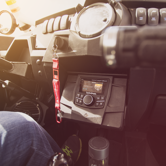 جهاز استقبال وسائط رقمية صغير الحجم بشاشة ٢.٧ بوصة - PMX 3 Rockford Fosgate